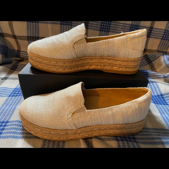 Naturalizer Shoes - NIB slip on semi platform loafers